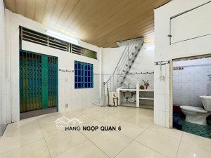 hàng ngộp quận 6 - cách 1 căn ra hẻm xe hơi