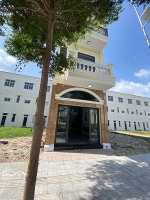 chính chủ bán gấp nhà kdc iconcentral, tân đông hiệp, dĩ an