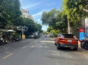 mặt tiền đường ngay thành công phường tân thành dt 4mx20m cấp 4 giá 10,9 tỷ