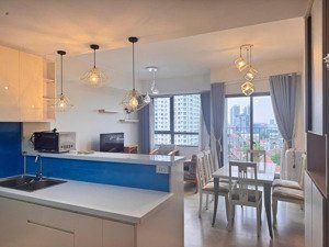 cho thuê căn 2pn masteri thảo điền giá 20tr/tháng full nội thất. lh : ms hà