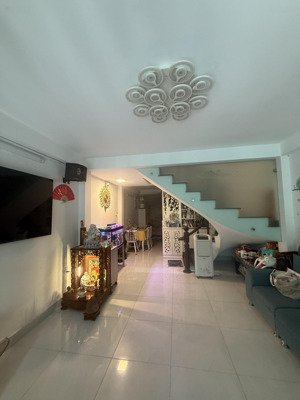 nguyễn văn quỳ q7 nhà 4 tầng giá 4,5 tỷ hẻm 4m 1 đời chủ vào ở ngay diện tích: 4 x 12m