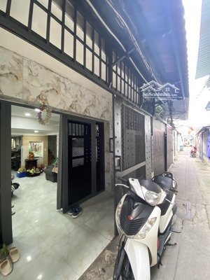 nguyễn văn quỳ q7 nhà đẹp giá tốt vào ở ngay pháp lý chuẩn
dt45m2 kết cấu: 1 trệt 2 lầu, 3pn