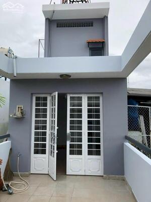 Bán nhà làm căn hộ dịch vụ đang cho thuê 11 phòng, giá cho thuê khoán 48tr/tháng