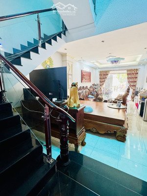 nhà phố 88m2, 4 tầng, gần metro 2, cạnh chung cư, cách ql1a -500m, đường 10m, hoàn công.