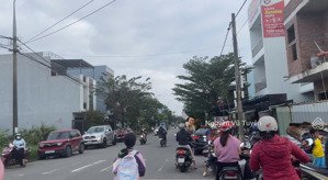 bán lô đường 10m5 đô đốc lân - đoạn gần trường học - lô đẹp