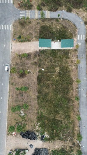 đất đấu giá, 1 lô chính chủ gửi bán, sổ thơm mùi mực, cách vdd4 -500m, sun group 205ha - 1,5km