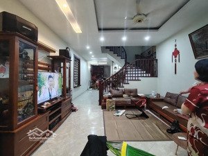 cực hiếm - siêu phẩm sân vườn - lô góc 2 mặt thoáng - vf3 đỗ cửa giá chỉ 14.3tỷ