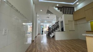 ngang 4,6m x 14m, 1 trệt 3 lầu, công năng 4 phòng ngủ, hẻm xe hơi 5m, giá 5,3 tỷ