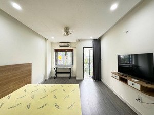 1 phòng ngủ tách bếp ngay toà nhà viettel, công trường dân chủ quận 3 giá chỉ 10tr