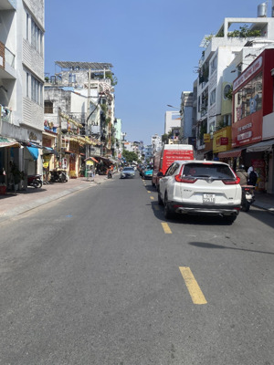 huỳnh văn bánh - 48m2 - nhỉnh 6.3tỷ - gần mặt tiền - ở ngay