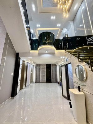 siêu phẩm lung linh chủ vừa hạ 300tr, ngay huỳnh văn nghệ, gần chợ phạm văn bạch, hẻm xe hơi.