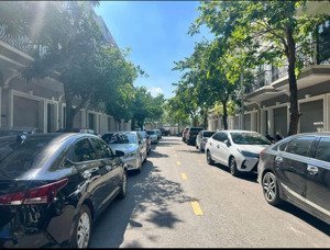 chính chủ bán liền kề, shophouse vincom thái hoà - nghệ an - 3 tầng 1 tum