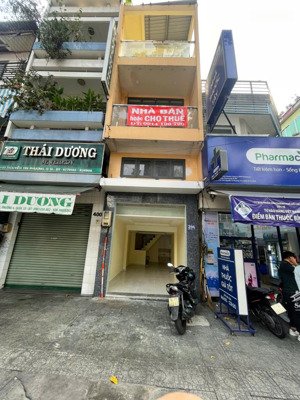 cho thuê nhà 398 nguyễn tri phương p4 quận 10. nhà 4 tầng trống suốt giá 32tr/tháng. hhmg