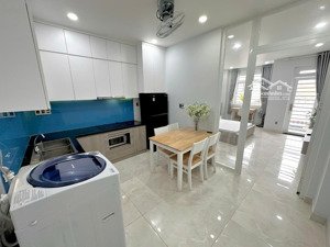 cho thuê căn hộ 1pn 50m2 có ban công, thang máy - cv lê thị riêng quận 10, giáp quận 3