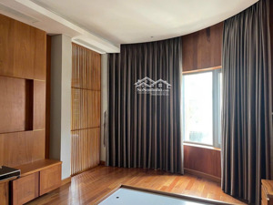 bán gấp nhà hxh 8m lê văn sỹ - q.phú nhuận, dt 9x21m + 5 tầng + 185m2 đất