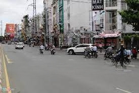 cần bán mt phan văn trị p5 gv.dt:4x22m.gía:18 tỷ tl.lh 0855*400*684 hương