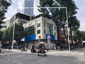 góc 2 - 4 - 6 - 8 huỳnh thúc kháng và 121 hồ tùng mậu, quận 1