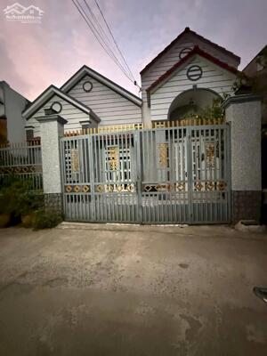 bán căn nhà hẻm 116 đường hoàng quốc việt, giá bán 4,1 tỷ, dt 10m x 15,4m