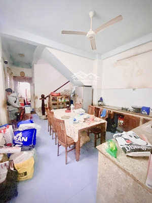 nhà đường chương dương linh chiểu thủ đức 3tầng 15 phòng cho thuê dt:215m2 chỉ 13tỷ5