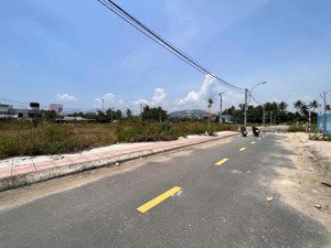 bán đất mt đường (16m) tttp nha trang tđc phường ngọc hiệp. gần chợ, đối diện trường học kd tốt