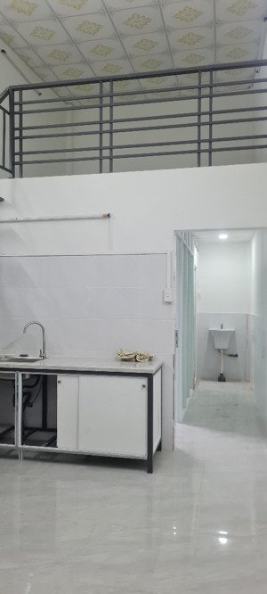 nhà 1 lửng đúc mới 60m cho thuê có máy lạnh giặt 6tr/th