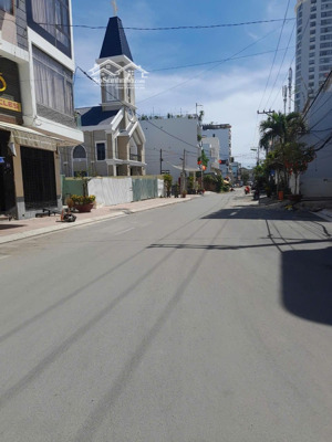 bán nhà 6pn, 4wc đường đoàn thị điểm sát biển, 126m² ngang 9,6m nở hậu nhẹ sổ đẹp