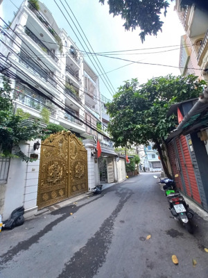 hxh đổ cửa, nhà đẹp chính chủ cách mặt tiền vài bước,ngay khu vip bình thạnh chỉ 12,6 t.ỷ