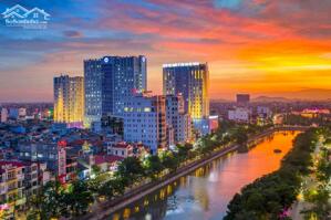 BÁN CĂN MẶT TIỀN GẦN 8M MẶT PHỐ TRẦN HƯNG ĐẠO - NHÀ CÓ THANG MÁY