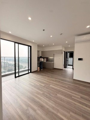 cho thuê căn 3 ngủ cơ bản zurich 2 vinhomes ocean park 100m2, ban công hướng nam mát, slot ô tô