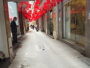 quan nhân - thanh xuân: 38m x 5 tầnggiá 9.x tỷ ( thương lượng mạnh)