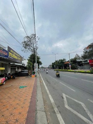 cho thuê mặt bằng đường nguyễn văn cừ nối dài gần khu dân cư hồng phát