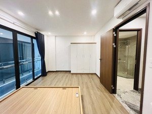 bán nhà việt hưng long biên | 5 tầng | ô tô đỗ cổng | 6.68 tỷ