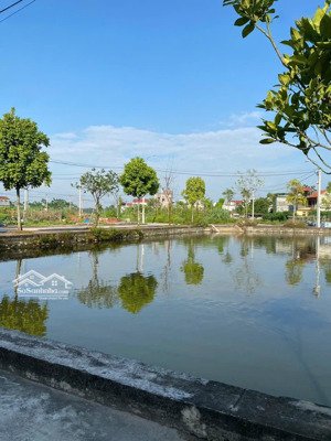 bán 94 m² đất đấu giá tại yên sơn,quốc oai,đl thăng long đã có sổ mt 5.5m vỉa hè 8m nhìn ra đồng t