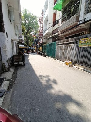 bán nhà mặt tiền đường nguyễn bặc p3, tân bình. 4 tầng 8pn, 8wc. đường 8m thông khu vực an ninh cao