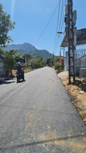 đất nền cam an nam, mặt đường nhựa, giá 6tr/m2, cách vin cam lâm 500m.