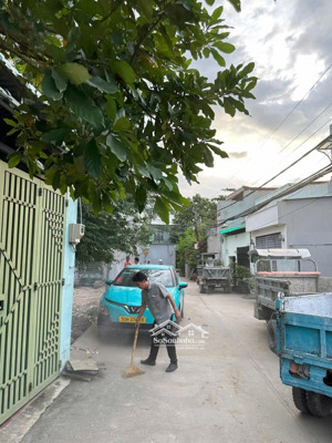 cc bán nhanh trước tết lô đất đường số lò lu, q9. đang mở rộng 30m dt: 59.2m2, giá: 3.2 tỷ shr