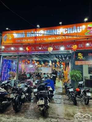 cho thuê nhà mặt phố hoàng cầu,diện tích:92m2, mặt tiền:7m,riêng biệt,cho làm hàng ăn , vỉa rộng!!