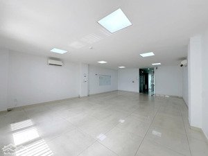 cho thuê văn phòng đẹp, lô góc tại phố nguyễn xiển thanh xuân 70m2 giá 11 triệu