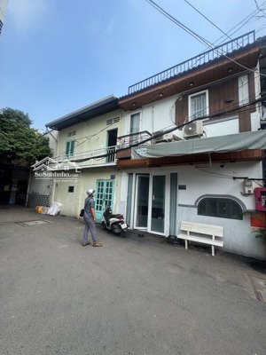 nhà đẹp ở liền mặt tiền kinh doanh 20m2 3,05 tỷ xe hơi quay đầu đường số 11