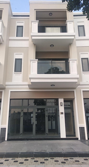 shophouse mặt tiền đường 22m,thuận tiện làm văn phòng,giá bán 9 tỷ ,giá tốt cho phân khúc này.