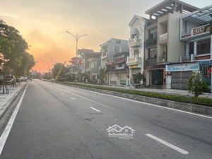 cần tiền bán cả nhà và đất tại đường trần nhân tông, phường quảng yên, tỉnh quảng ninh.