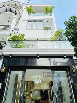 ngay cách mạng tháng 8 quận 3, đường xe hơi, giá 3tỷ480, 67m2 (3pn-4nvs), 5 phút tới vincom 3tháng2