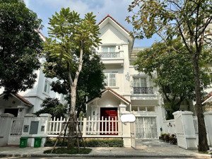 biệt thự liền kề sài đồng lô góc 3 mặt phố, diện tích 155m2, mặt tiền 11m, 39 tỷ (250tr/m2)