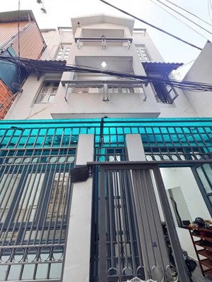 siêu vị trí ! nhà đường huỳnh văn bánh ngang 5m35 cn:33m2-3tst, 4pn, 4wc giá chỉ 6,75 tỷ tl