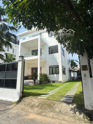 villa hồ bơi mới xây hiện đại cao cấp khu compound p. thảo điền quận 2 - dt 500m2 hầm 4 tầng