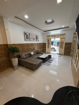 nhà 2 tầng 2 mê đường nhánh trần xuân lê . thanh khê
- đường 3m7 vỉa hè 2m5