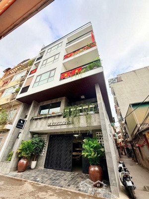 khách sạn 3* kim mã, ba đình, dòng tiền 2 tỷ/ năm 202m2, 9t chỉ 61 tỷ