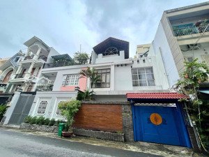 biệt thự rẻ nhất tuyến đường trần não, quận 2. 200m2 - 4 tầng - 10mx20m. giá bán: 33 tỷ