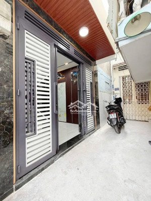 2 tỷ 990 nhà 2 tầng full nội thất- trung tâm quận 7