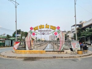 mặt tiền thạnh lộc 19, dt 5x34m full thổ, ngay khu chợ đêm ẩm thực, cách sông sài gòn 200m.